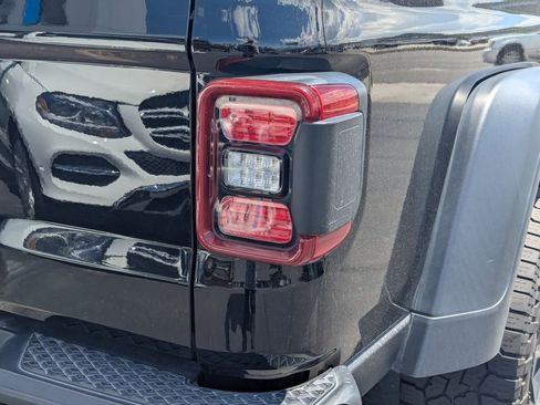 Used 2021 Jeep Gladiator Mojave w/ Cold Weather Group AWD/4WD image 5