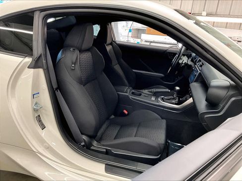 Used 2022 Toyota GR86 w/ ALL Weather Mat Package (TMS) image 8