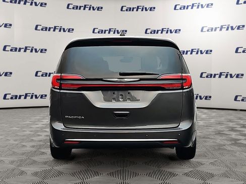 Used 2023 Chrysler Pacifica Touring-L image 4
