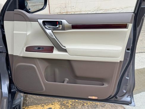 Used 2015 Lexus GX 460 Luxury AWD/4WD image 49
