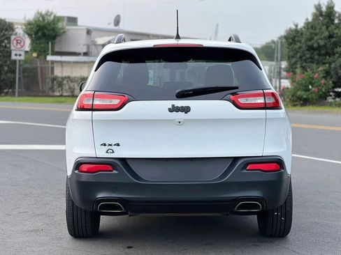 Used 2016 Jeep Cherokee Latitude w/ Comfort/Convenience Group AWD/4WD image 4