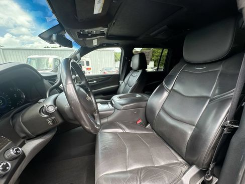 Used 2019 Cadillac Escalade ESV Platinum AWD/4WD image 13