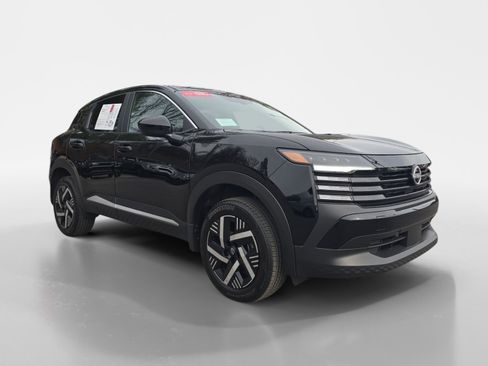 Certified 2025 Nissan Kicks SV image 7