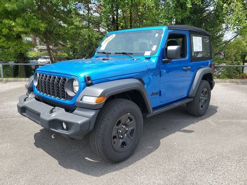 Used 2024 Jeep Wrangler Sport AWD/4WD image 2