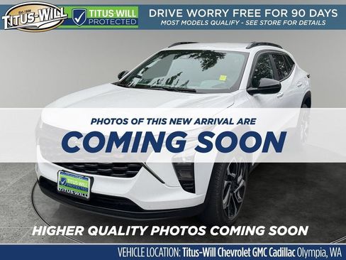 Used 2024 Chevrolet Trax RS FWD image 2