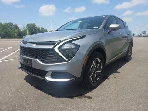Used 2023 Kia Sportage LX AWD/4WD image 2