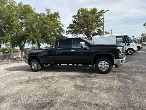 New 2026 Chevrolet Silverado 3500 LTZ w/ LTZ Convenience Package AWD/4WD image 13