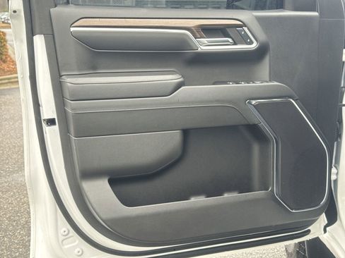 Used 2024 Chevrolet Silverado 1500 LT image 14