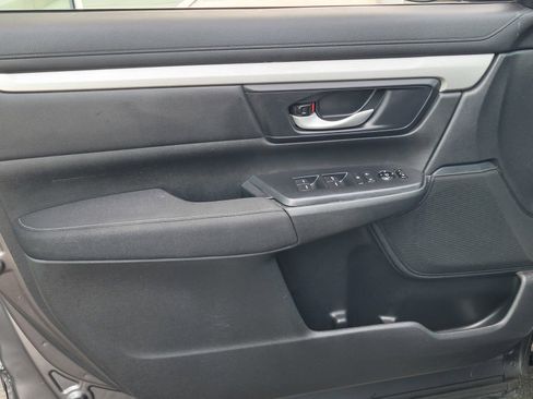 Used 2018 Honda CR-V LX image 16