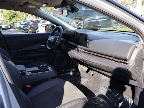 Used 2023 Nissan Ariya AWD image 28