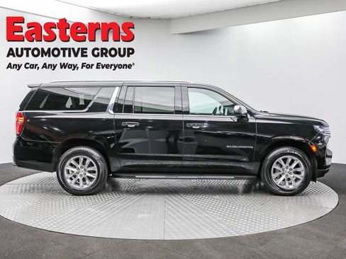Used 2024 Chevrolet Suburban Premier RWD image 4