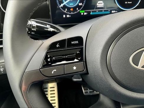 New 2025 Hyundai Elantra SEL image 16