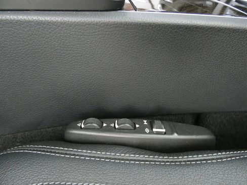 Used 2017 Mercedes-Benz E 400 Coupe image 33