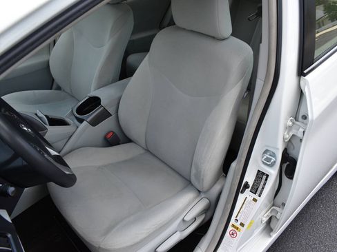 Used 2015 Toyota Prius Two FWD image 21