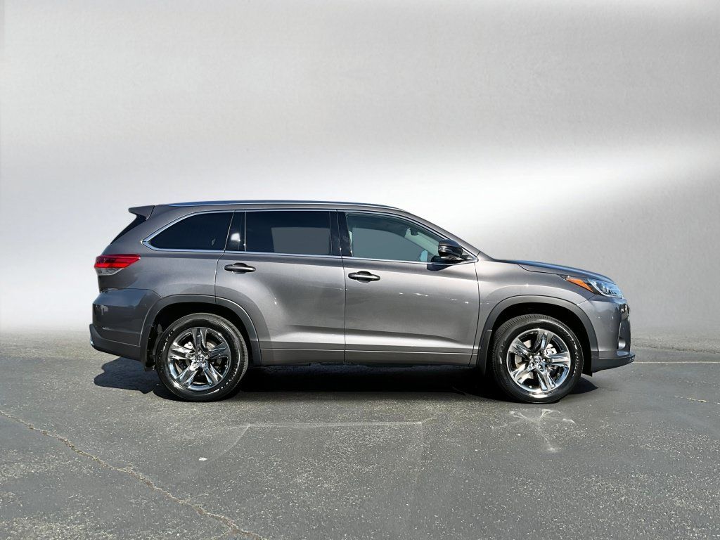 Used 2019 Toyota Highlander Limited Platinum AWD/4WD image 8
