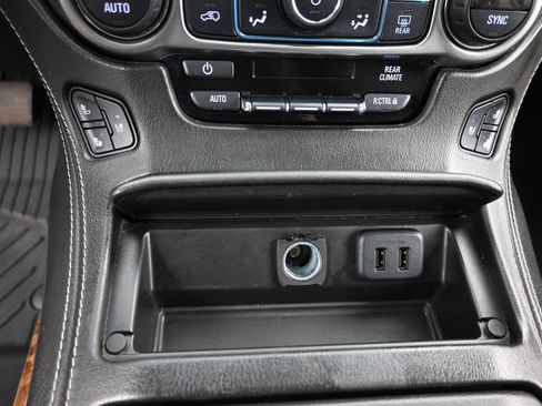 Used 2020 Chevrolet Tahoe Premier w/ Premier 6.2L Value Package AWD/4WD image 24