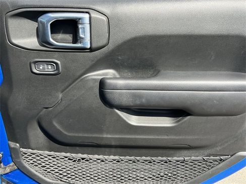 Used 2021 Jeep Gladiator Willys image 35