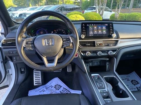 Used 2022 Honda Accord Sport image 7