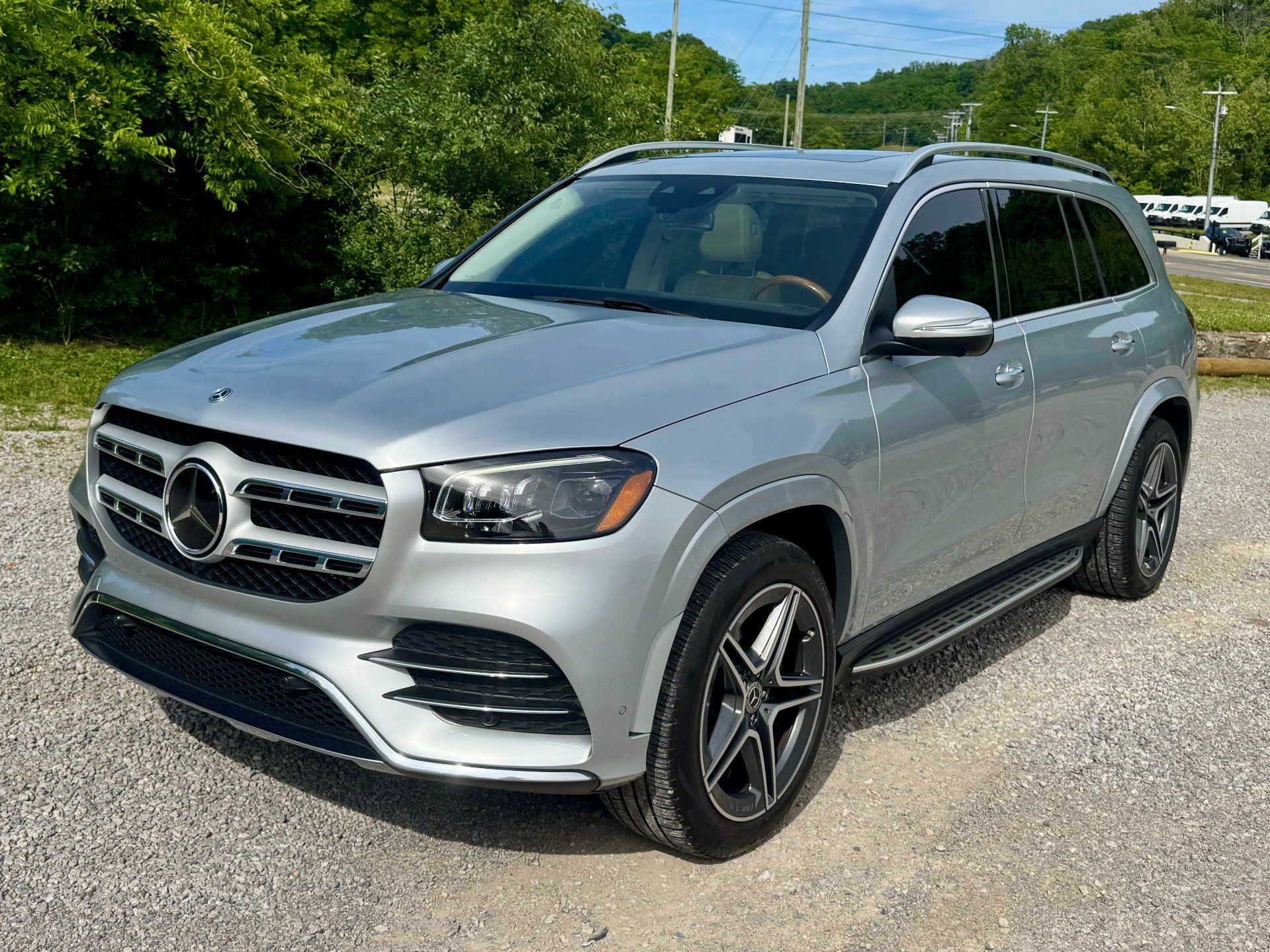 Used 2022 Mercedes-Benz GLS 450 4MATIC image 2