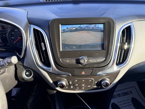 Used 2018 Chevrolet Equinox LT image 24