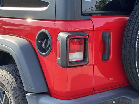 Used 2024 Jeep Wrangler Unlimited Sport AWD/4WD image 9
