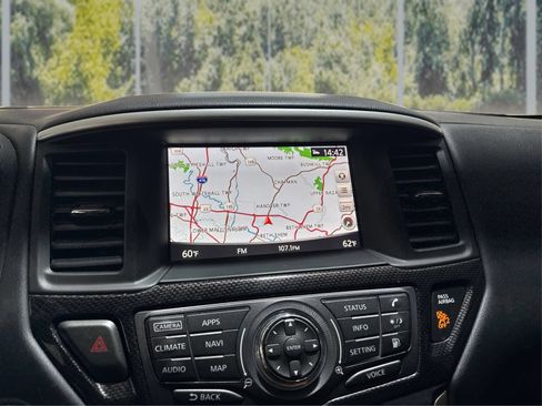 Used 2020 Nissan Pathfinder SL AWD/4WD image 25