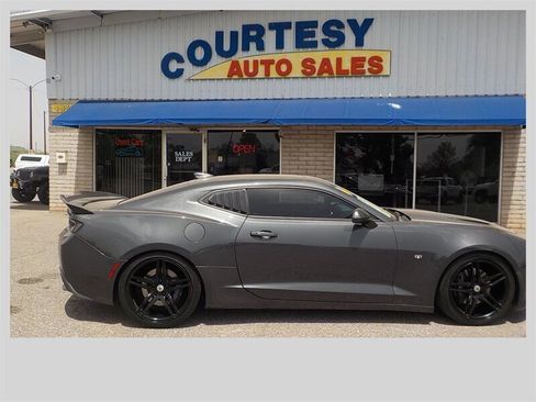 Used 2016 Chevrolet Camaro SS RWD image 11