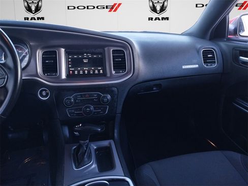 Used 2022 Dodge Charger SXT image 9