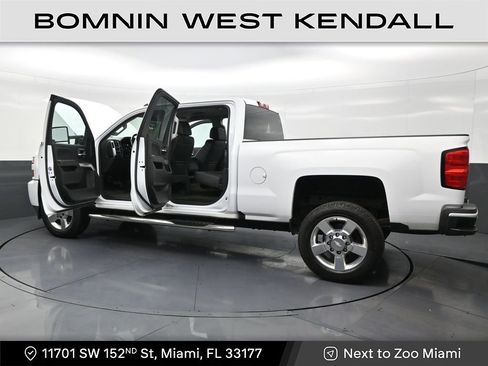 Used 2018 Chevrolet Silverado 2500 LT w/ Custom Sport Edition image 31