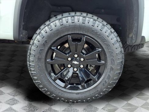 Certified 2022 Chevrolet Colorado ZR2 w/ ZR2 Dusk Special Edition AWD/4WD image 8