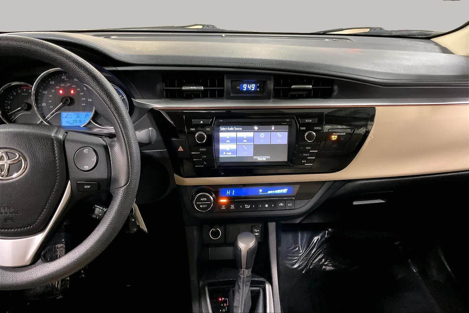 Used 2015 Toyota Corolla LE FWD image 7