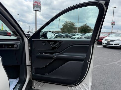 Used 2025 Lincoln Aviator AWD w/ Equipment Group 101A image 23