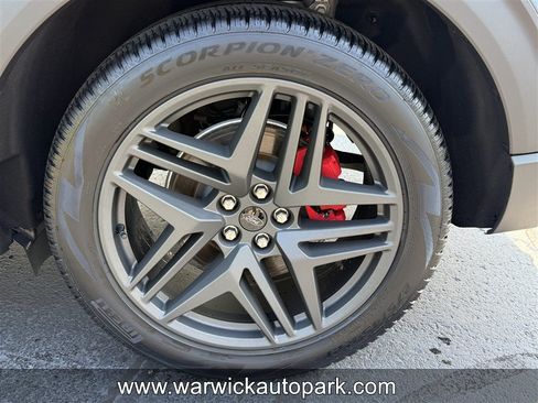 Used 2025 Ford Explorer ST AWD/4WD image 13
