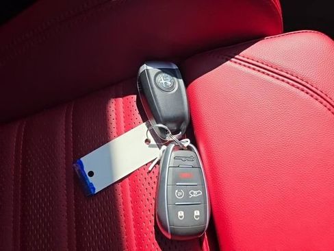 Used 2023 Alfa Romeo Stelvio Veloce image 15