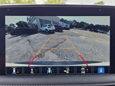 Used 2021 Chevrolet Tahoe Z71 w/ Luxury Package AWD/4WD image 31
