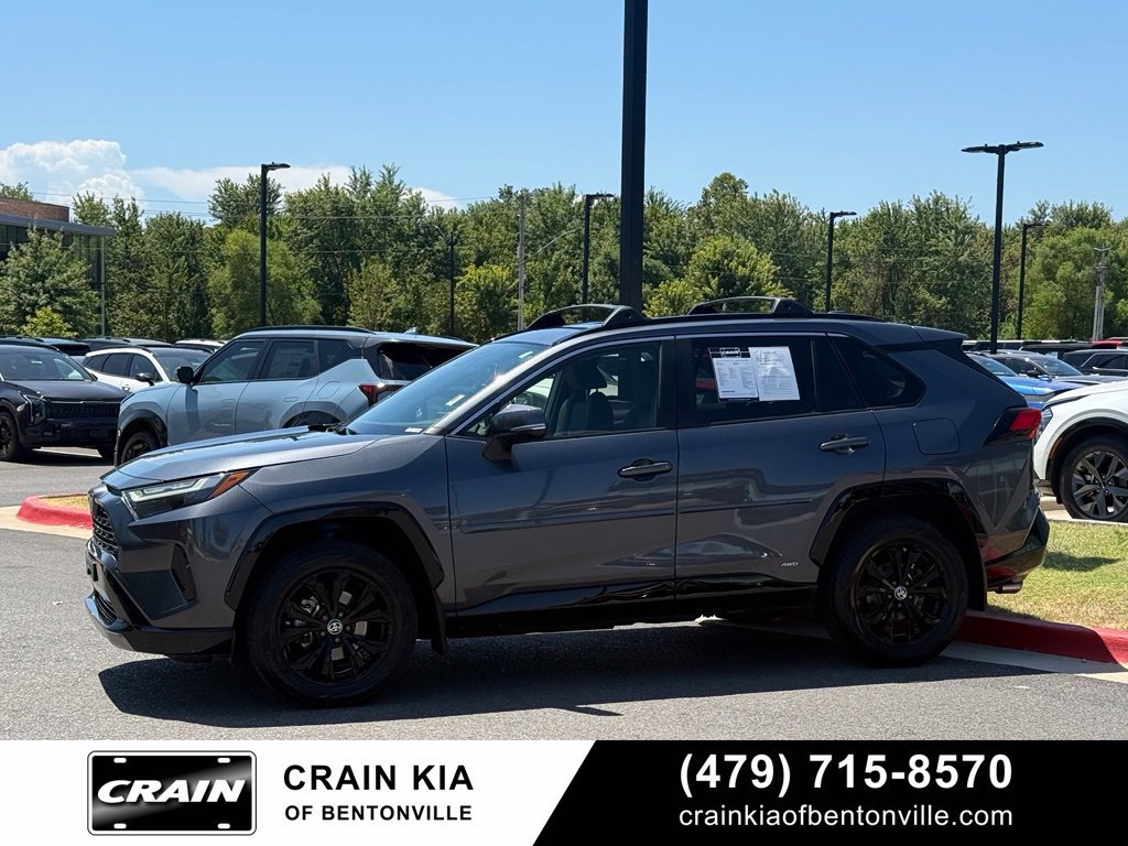 Used 2022 Toyota RAV4 SE AWD/4WD image 4
