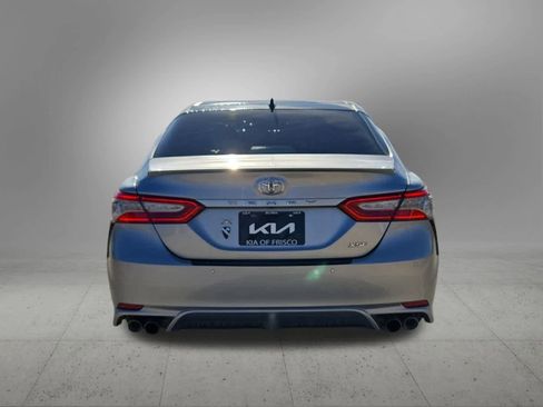 Used 2019 Toyota Camry XSE image 5