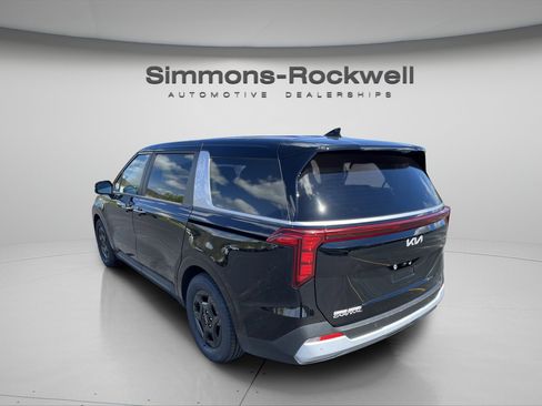 Used 2025 Kia Carnival FWD image 3