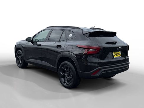 New 2026 Chevrolet Trax LT w/ Driver Confidence Package image 3