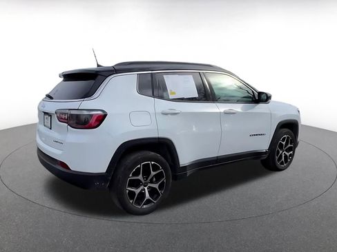 Used 2025 Jeep Compass Limited image 12