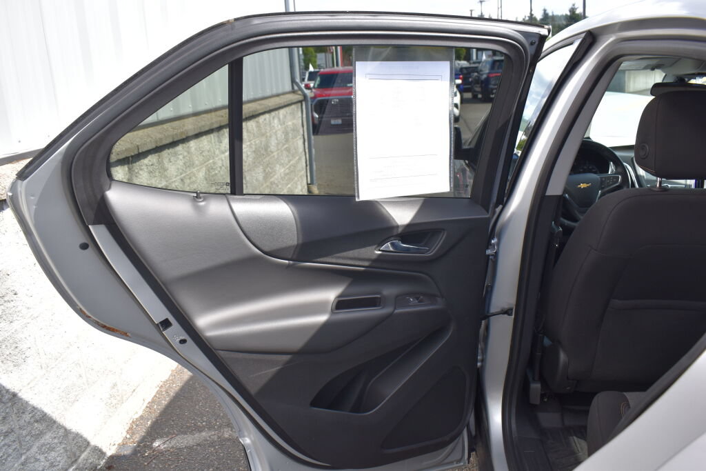 Used 2018 Chevrolet Equinox LT FWD image 19