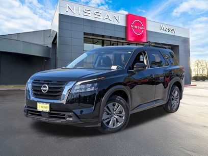 Used 2025 Nissan Pathfinder SV