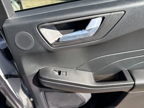 New 2026 Ford Escape SE w/ PHEV Premium Package FWD image 16