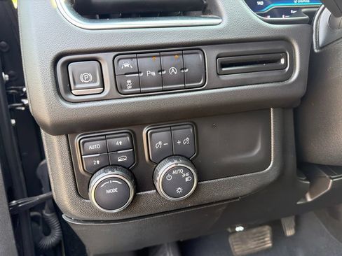 Used 2024 Chevrolet Suburban LT AWD/4WD image 15