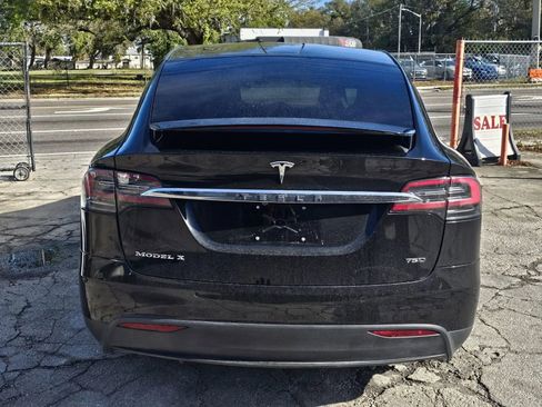Used 2018 Tesla Model X 75D image 9