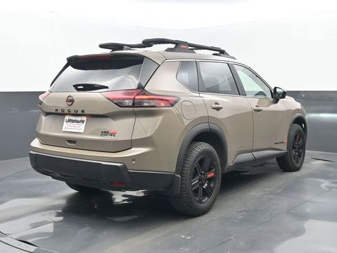 Used 2025 Nissan Rogue SV image 6