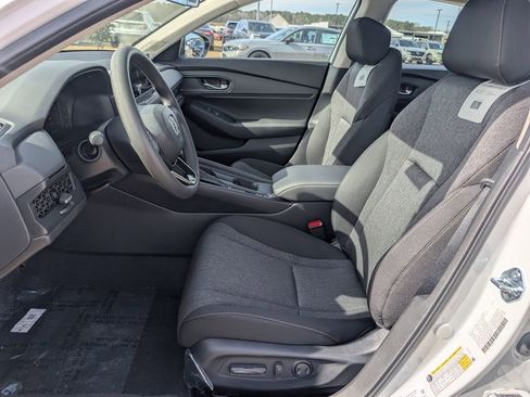New 2025 Honda Accord SE image 9