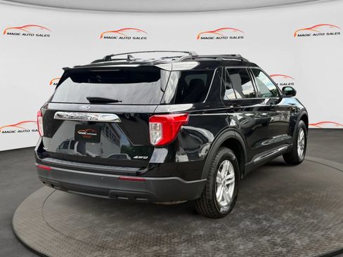 Used 2021 Ford Explorer XLT AWD/4WD image 10