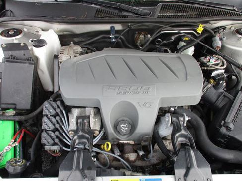 Used 2007 Buick LaCrosse CXL w/ Chromed Appearance Package image 10