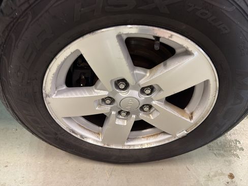 Used 2008 Jeep Commander Sport AWD/4WD image 32
